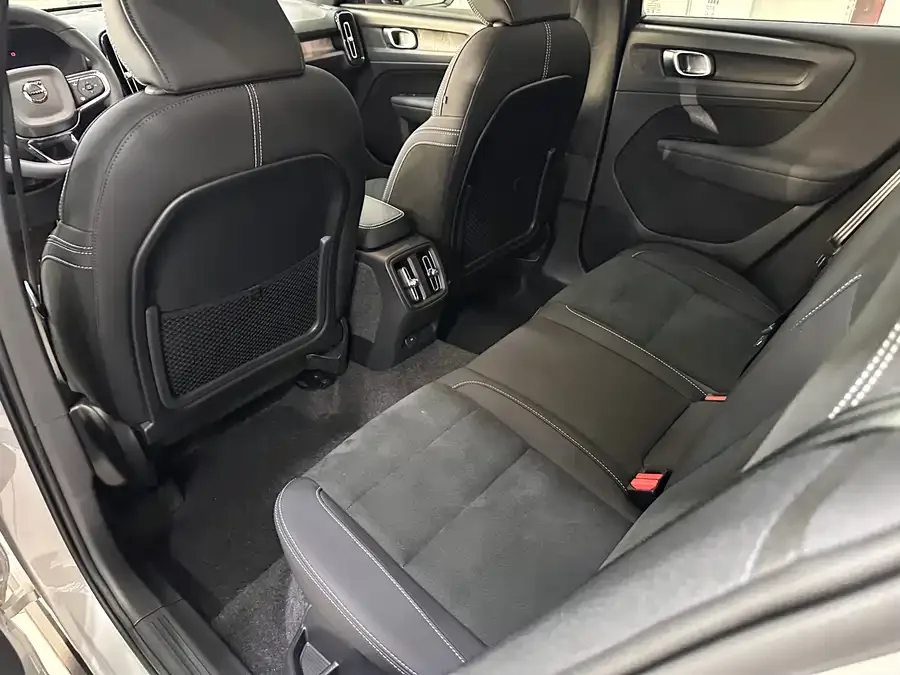 Volvo C40 2023 Long Range Edition 2023 — миниатюра 4