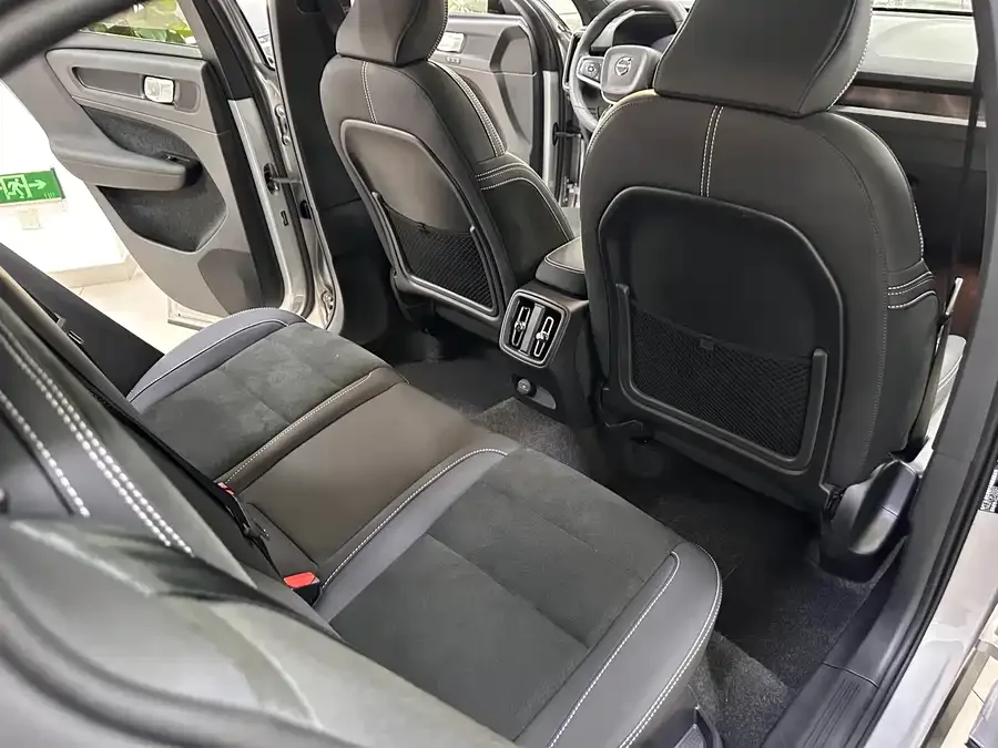 Volvo C40 2023 Long Range Edition 2023 — миниатюра 5