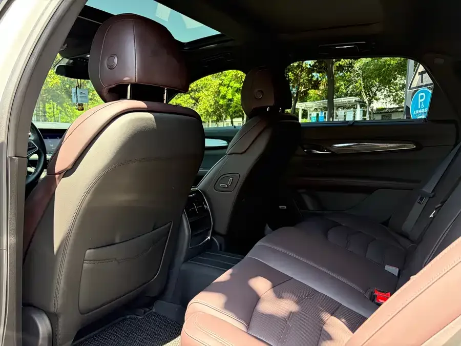 Cadillac CT6 2022 28T Premium Model 2022 — миниатюра 2