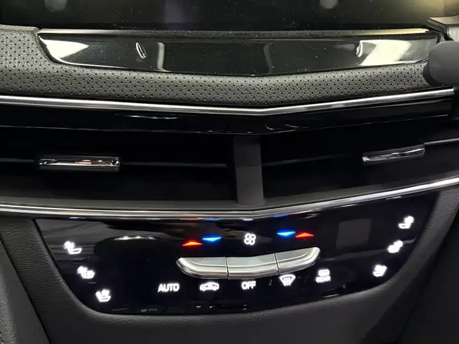 Cadillac CT6 2022 28T Premium Model 2022 — миниатюра 5