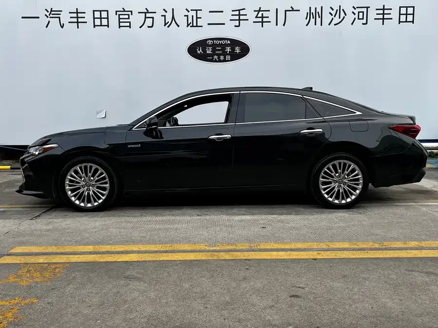 Toyota Avalon 2022 Avalon Hybrid 2.5L Limited Flagship Edition 2022 — миниатюра 2