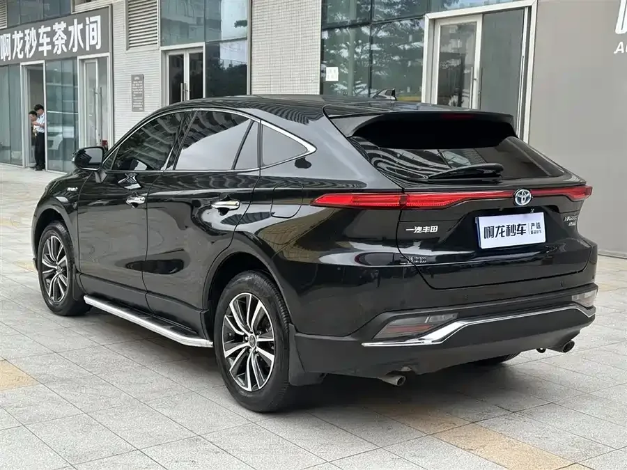 Toyota Lingfang HARRIER Lingfang Harrier 2022 Dual Engine 2.5L CVT 2WD Luxury Edition 2023 — миниатюра 4