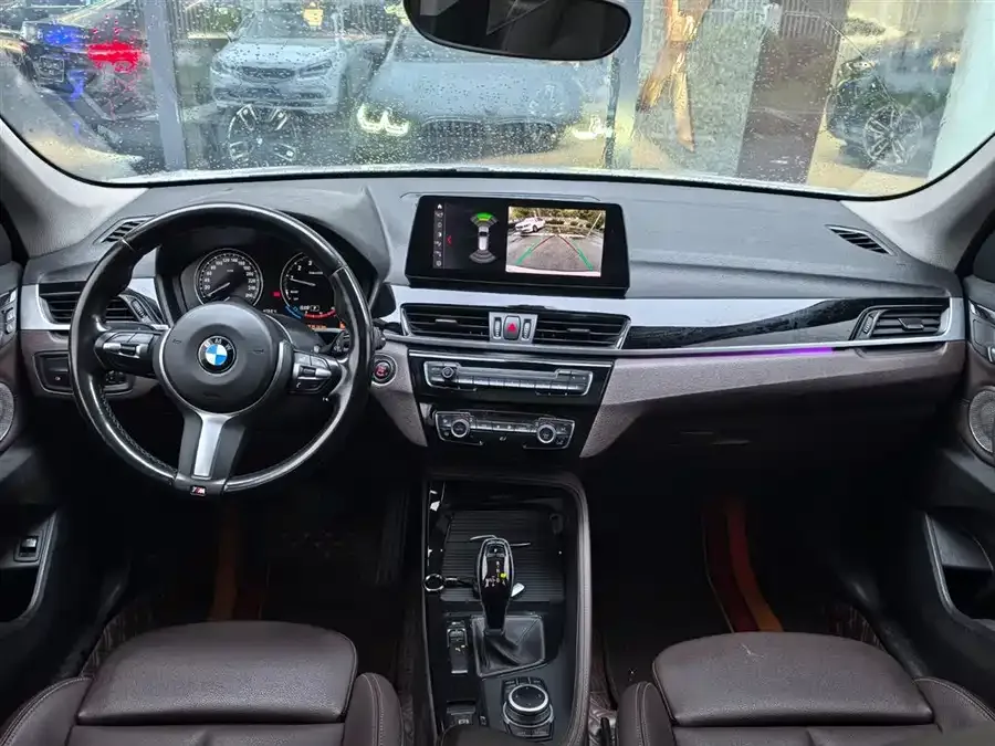 BMW X1 2022 sDrive25Li Leading Edition 2022 — миниатюра 3