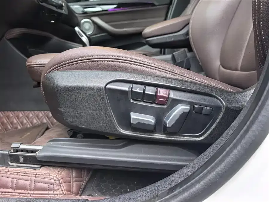 BMW X1 2022 sDrive25Li Leading Edition 2022 — миниатюра 4