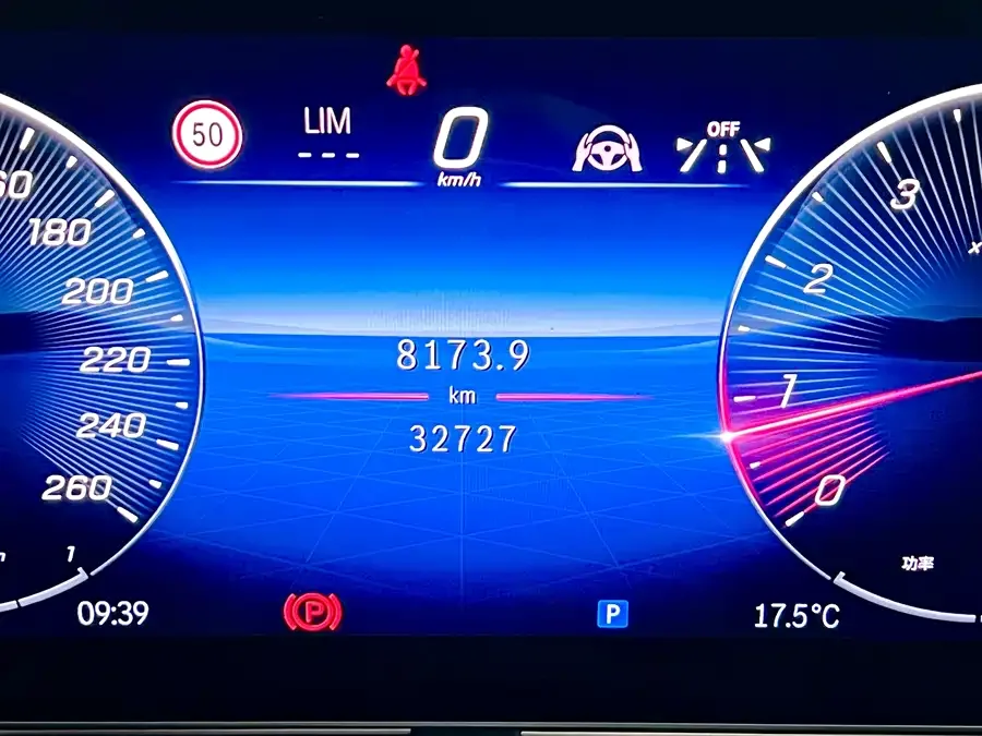 Mercedes-Benz Class V Mercedes-Benz V-Class 2024 V 300 Premium Edition 2025 — миниатюра 4