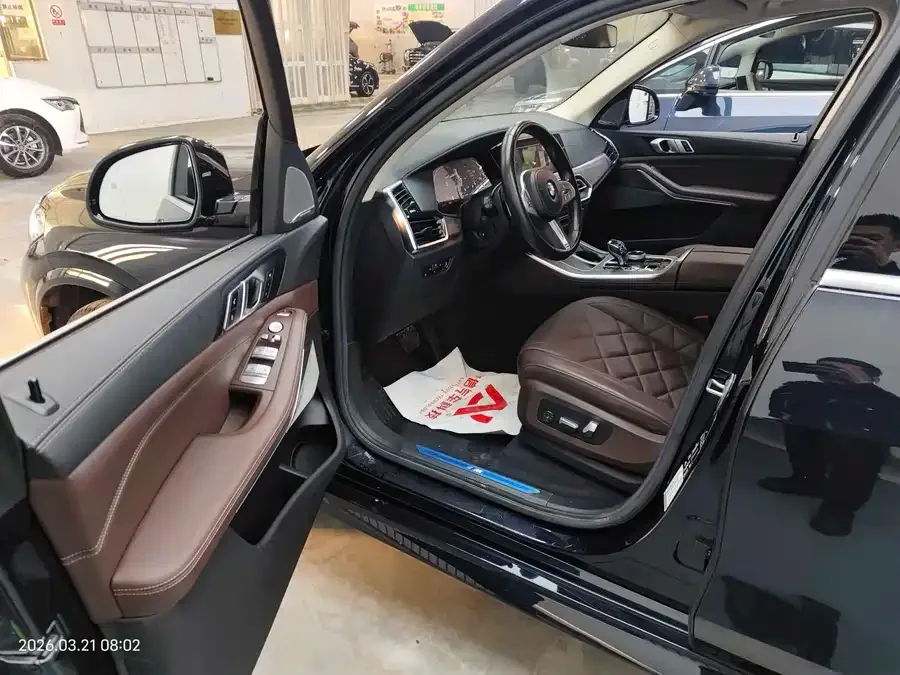BMW X5 2023 xDrive 30Li Exclusive M Sport Package 2022 — миниатюра 4