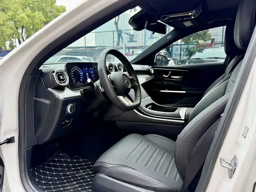 Mercedes-Benz Class C Mercedes-Benz C-Class 2025 C 260 L Sports Edition 2025 — миниатюра 3