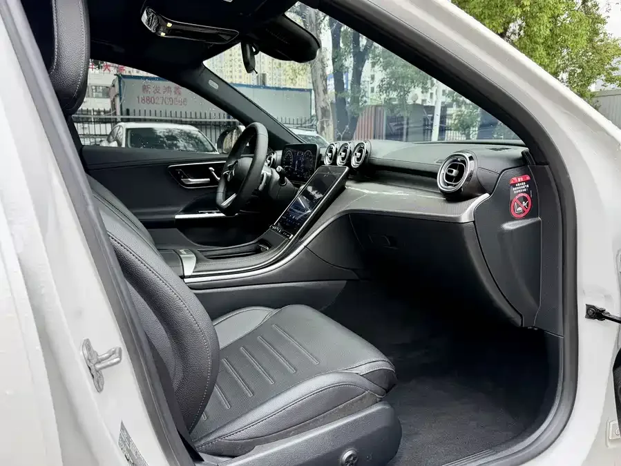 Mercedes-Benz Class C Mercedes-Benz C-Class 2025 C 260 L Sports Edition 2025 — миниатюра 4