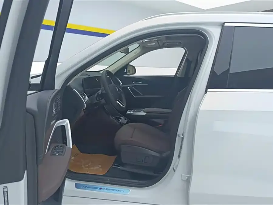 BMW X1 2025 sDrive25Li M Sport Package 2025 — миниатюра 3