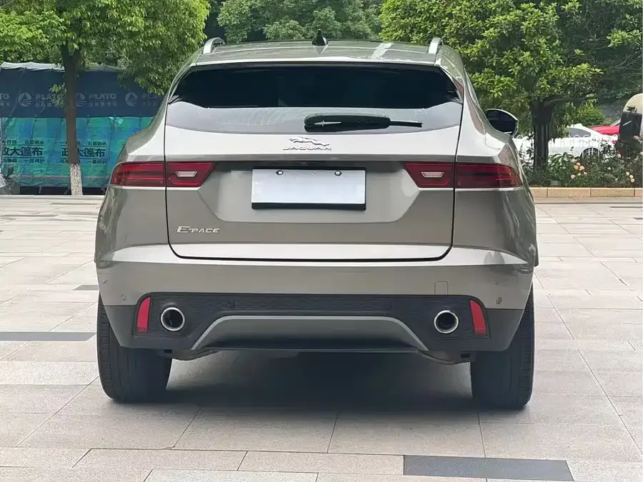 Jaguar E-Pace 2024 aggressive sports version R-DYNAMIC S 2023 — миниатюра 2
