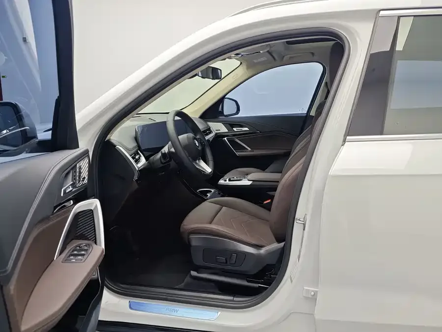 BMW X1 2023 sDrive25Li X Design Package 2024 — миниатюра 3
