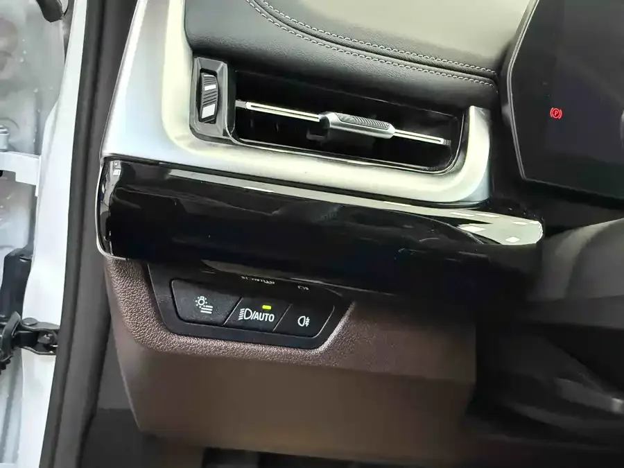 BMW X1 2024 sDrive20Li X Design Package 2024 — миниатюра 3