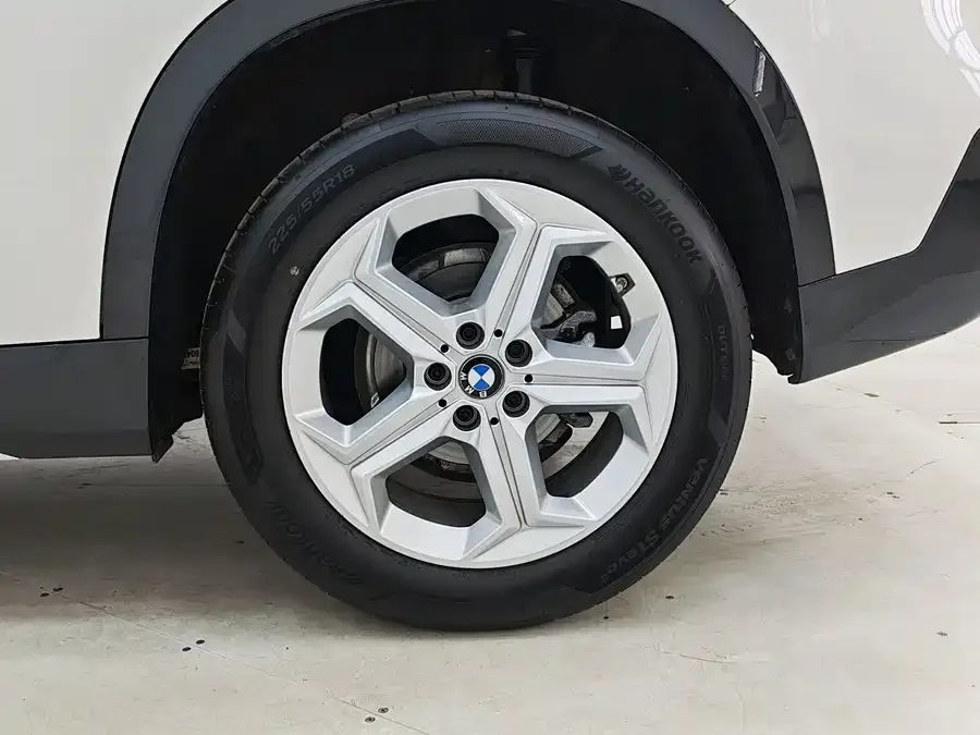 BMW X1 2024 sDrive20Li X Design Package 2024 — миниатюра 5