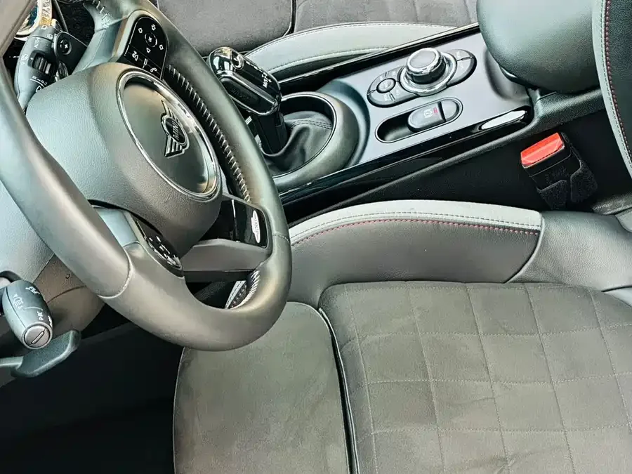 MINI JCW CLUBMAN MINI JCW CLUBMAN 2022 2.0T JOHN COOPER WORKS ALL-IN 2022 — миниатюра 5
