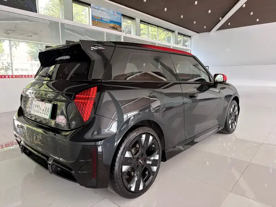 MINI electric JCW MINI JCW 2025 ELECTRIC JOHN COOPER WORKS 2025 — миниатюра 4