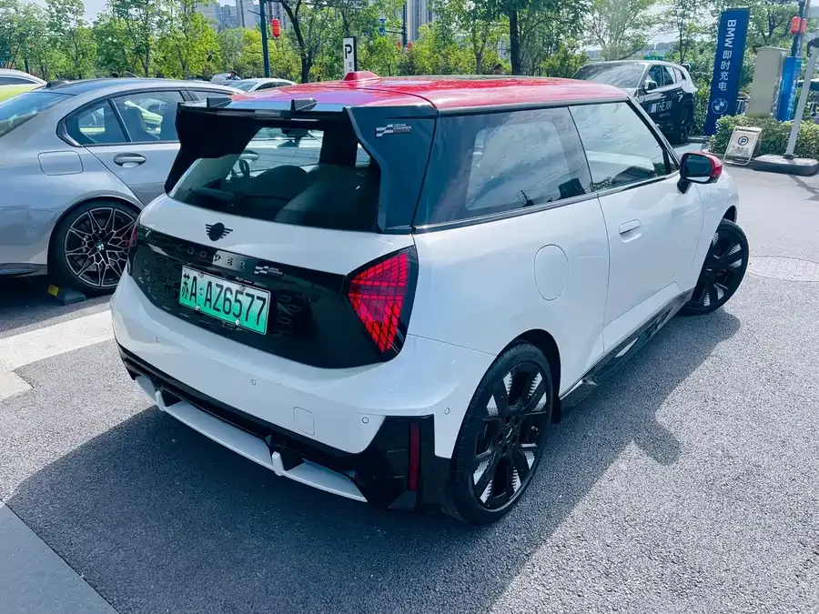 MINI electric JCW MINI JCW 2025 ELECTRIC JOHN COOPER WORKS 2025 — миниатюра 4