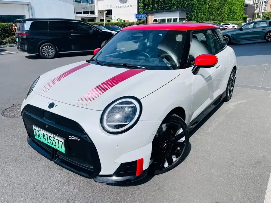 MINI electric JCW MINI JCW 2025 ELECTRIC JOHN COOPER WORKS 2025 — фото 1, купить с доставкой в Москву