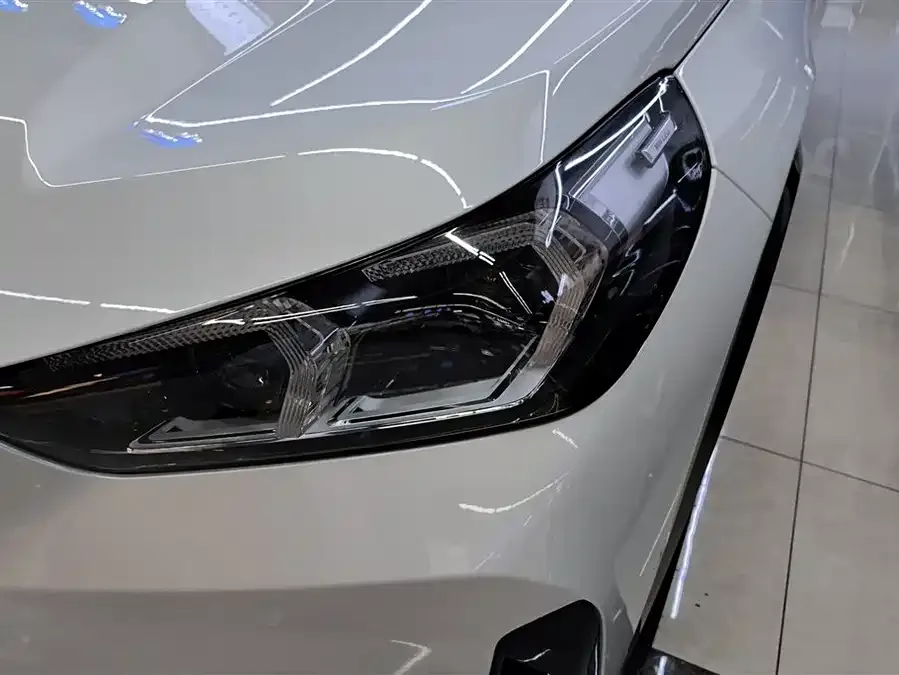 BMW X1 2023 xDrive25Li X Design Package 2024 — миниатюра 2
