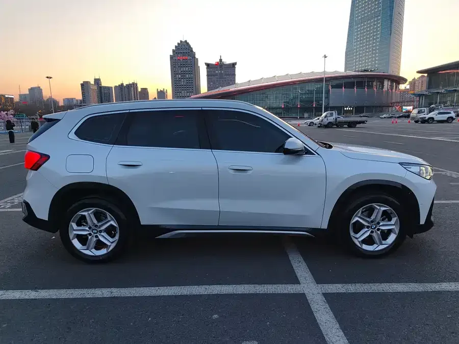 BMW X1 2023 sDrive20Li X Design Package 2024 — миниатюра 2