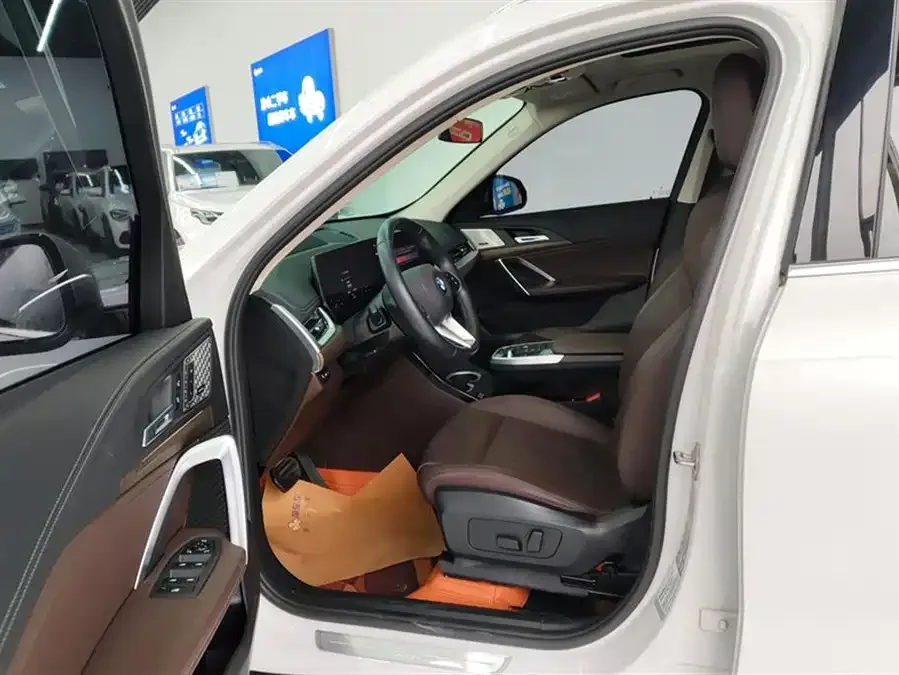 BMW X1 2023 xDrive25Li X Design Package 2023 — миниатюра 3