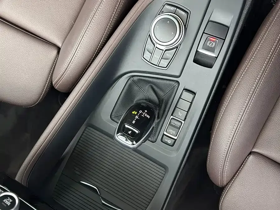 BMW X1 2022 sDrive25Li Leading Edition 2022 — миниатюра 4
