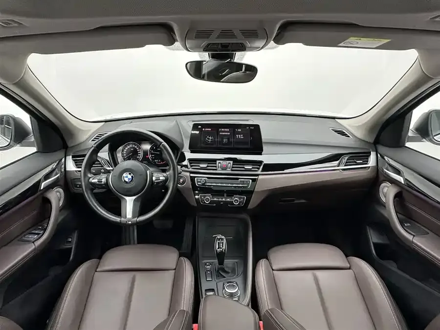 BMW X1 2022 sDrive25Li Leading Edition 2022 — миниатюра 5