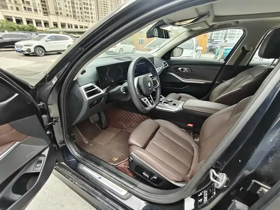 BMW 3 Series BMW 3 Series 2025 330Li M Sport Night Edition 2025 — миниатюра 4