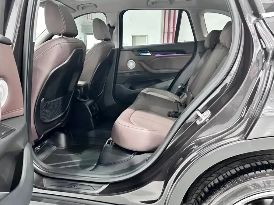 BMW X1 2022 sDrive25Li Leading Edition 2022 — миниатюра 4