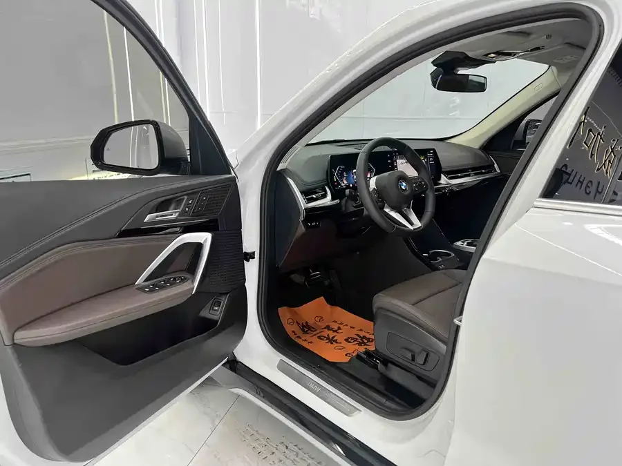 BMW X1 2023 sDrive20Li X Design Package 2024 — миниатюра 4