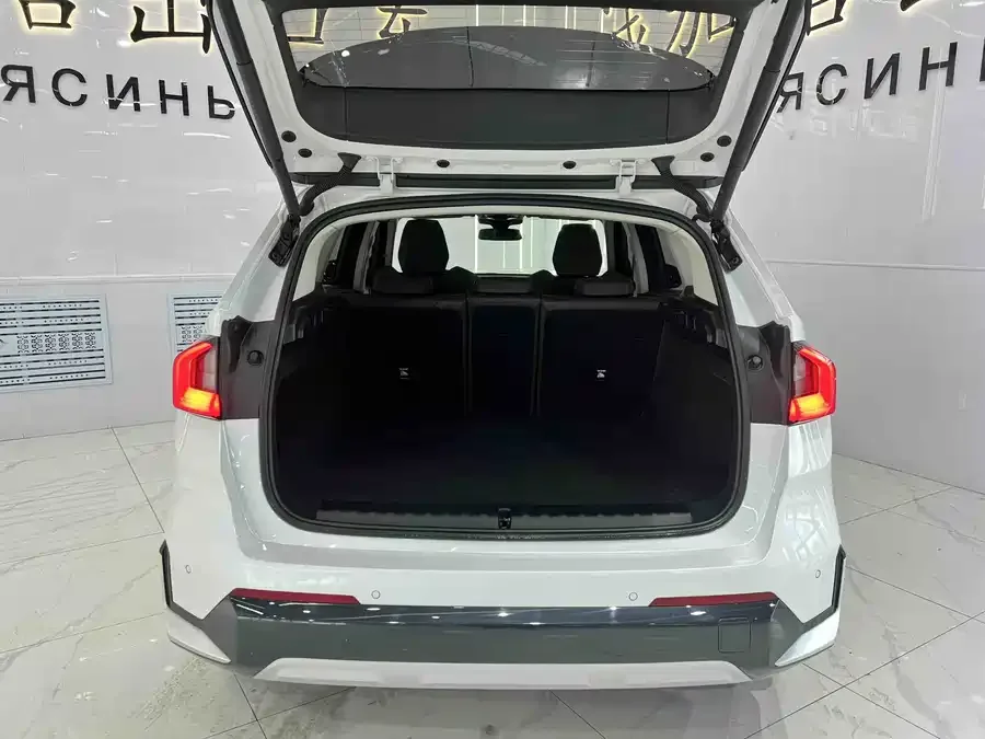 BMW X1 2023 sDrive20Li X Design Package 2024 — миниатюра 5