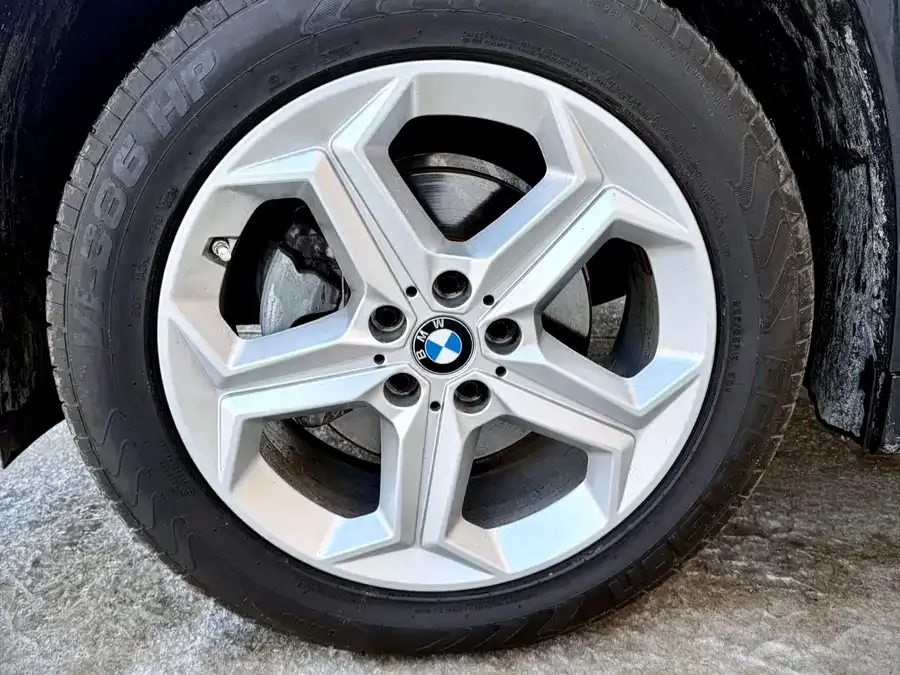 BMW X1 2023 sDrive20Li X Design Package 2023 — миниатюра 3