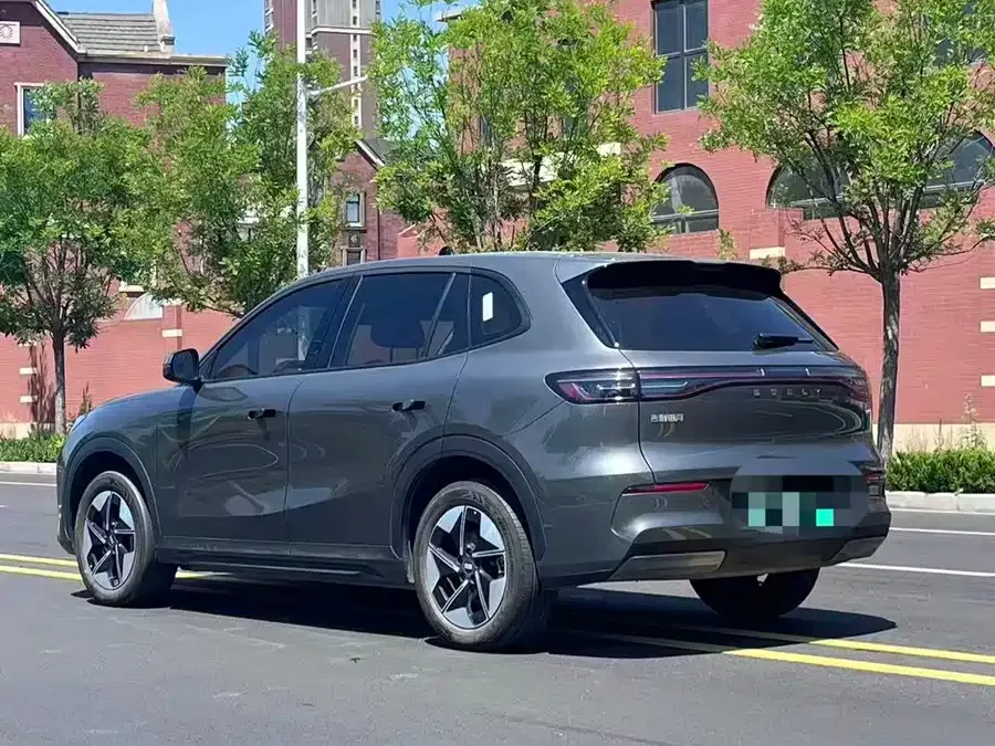 Geely Galaxy E5 Galaxy E5 2024 530km Long Range Edition 2025 — миниатюра 3