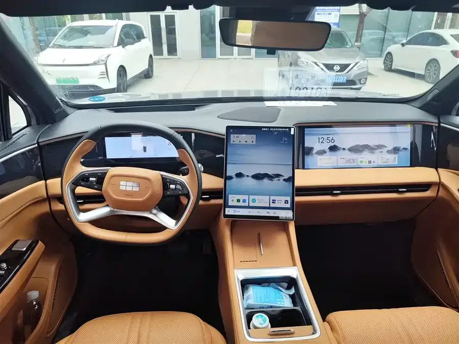 Geely Galaxy L7 Galaxy L7 2025 EM-i 115km Exploration+ Edition 2025 — миниатюра 2