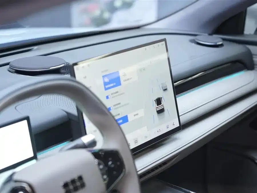 Geely Galaxy Star 8 Galaxy Star 8 2025 130km EM-i Flagship Edition 2025 — миниатюра 4