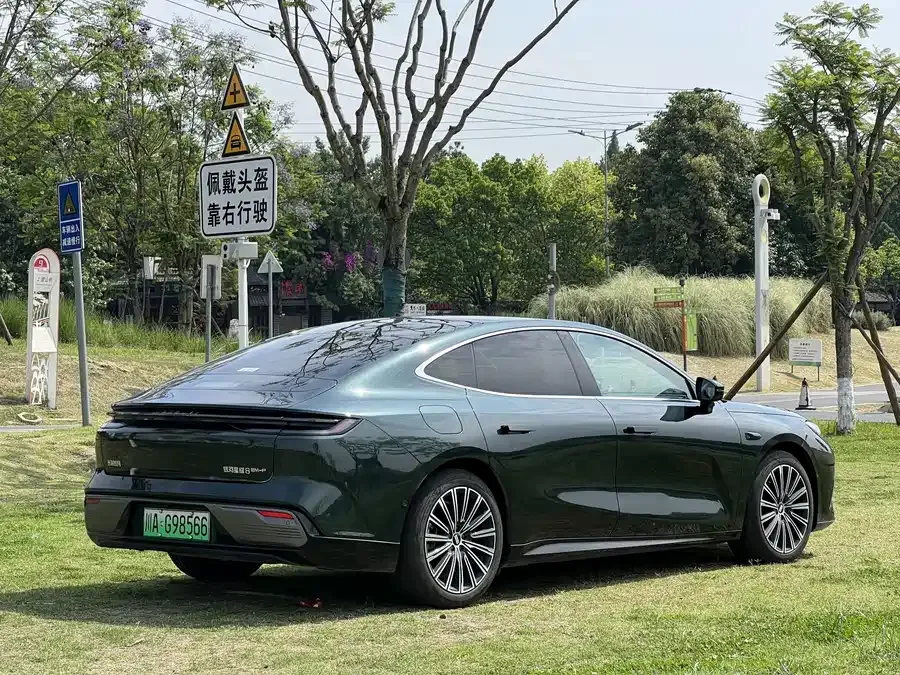 Geely Galaxy Star 8 Galaxy Star 8 2025 130km EM-P Starship Edition 2025 — миниатюра 2