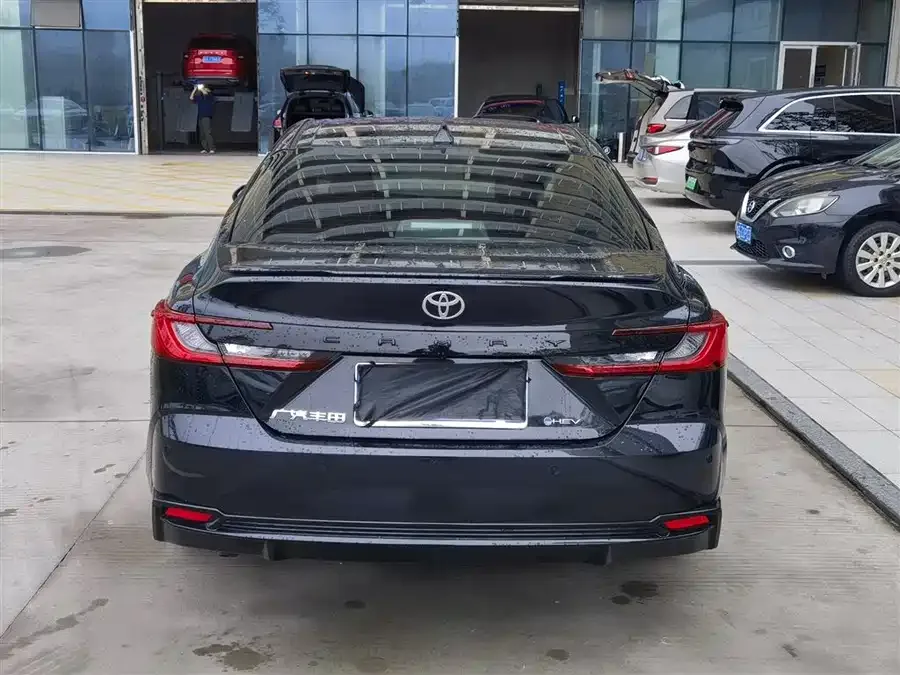 Toyota Camry 2026 Camry Hybrid 2.0HSE Sport Lite Edition 2026 — миниатюра 4