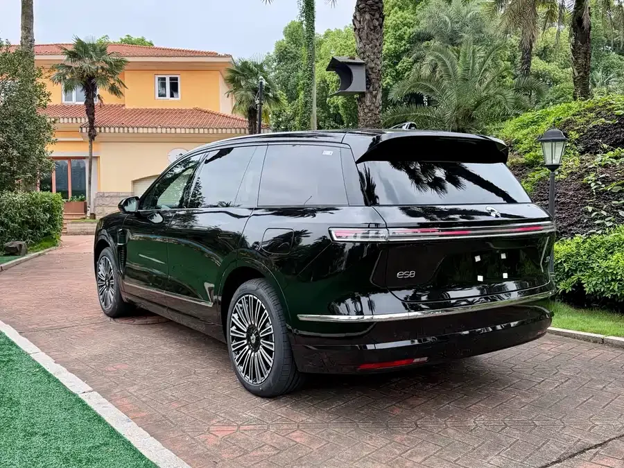 NIO ES8 NIO ES8 2026 Six-seat Executive Luxury Edition 2026 — миниатюра 4