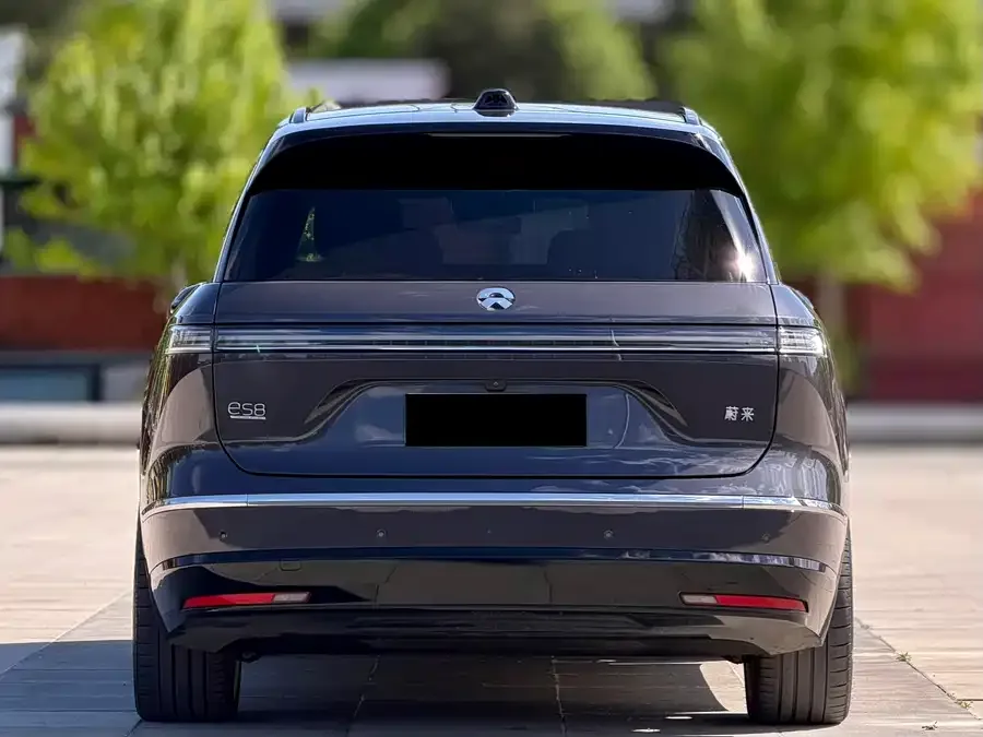 NIO ES8 NIO ES8 2026 Six-Seat Executive Signature Edition 2026 — миниатюра 2