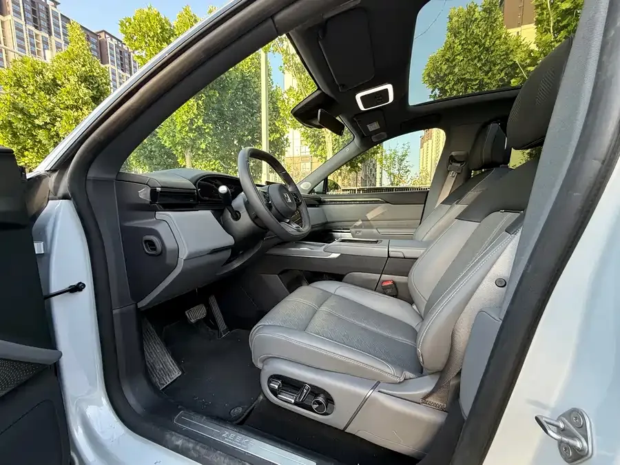 Zeekr 7X Zeekr 7X 2025 100kWh Long-range Rear-wheel Drive Smart Driving Edition 2025 — миниатюра 4