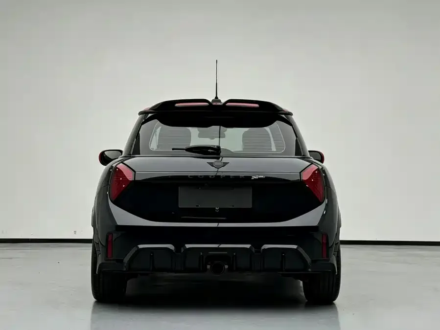 MINI JCW MINI JCW 2025 JOHN COOPER WORKS 2025 — миниатюра 2