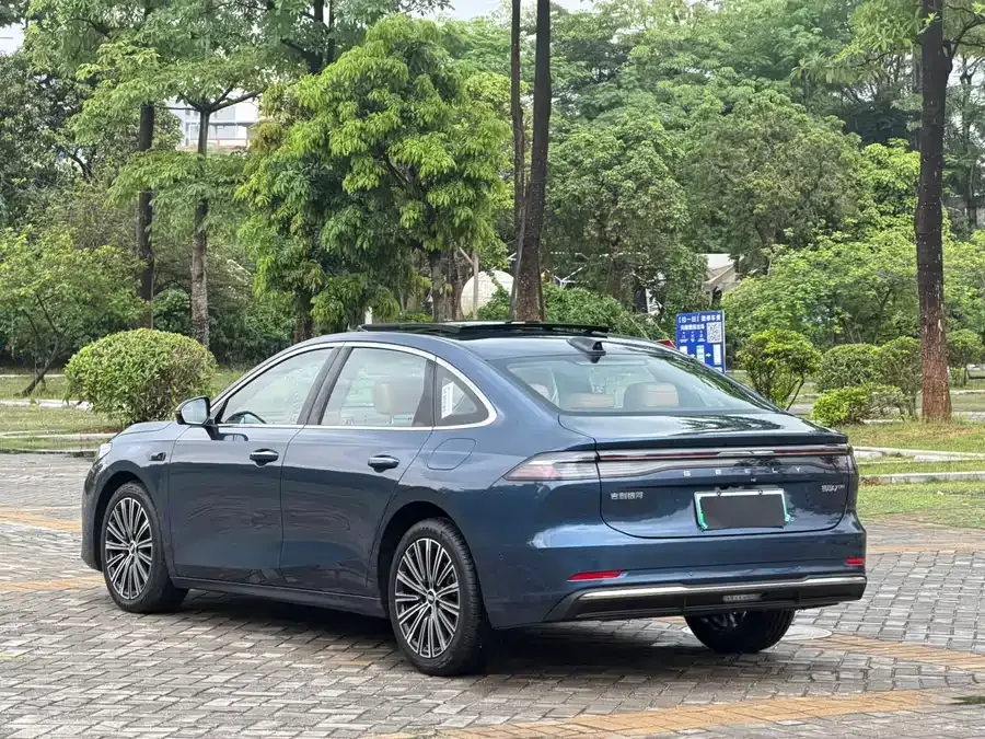 Geely Galaxy A7 Galaxy A7 2025 EM-i 150km Starship Edition 2025 — миниатюра 2