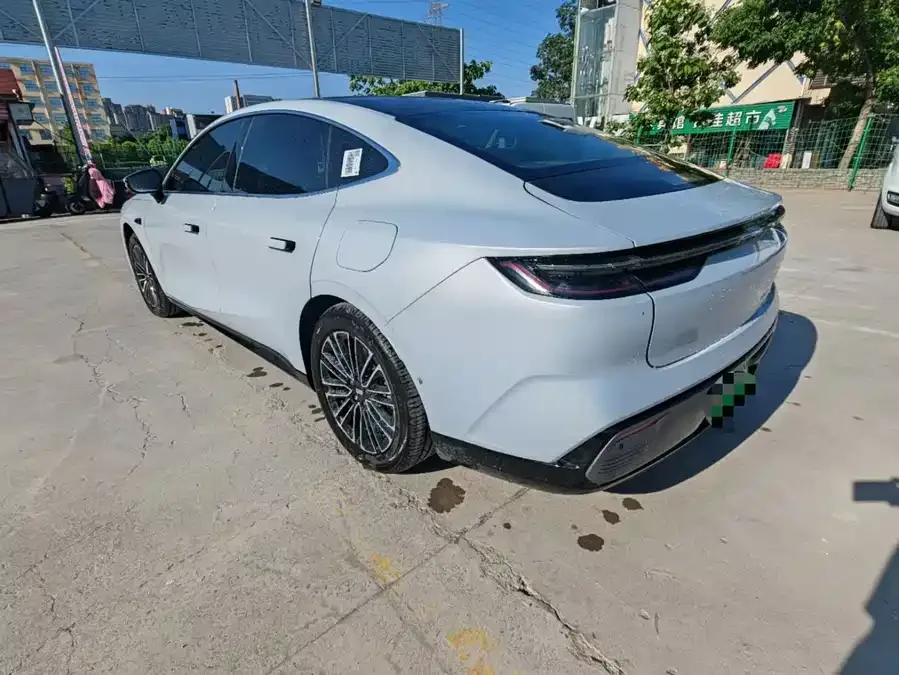 Geely Galaxy Star 8 Galaxy Star 8 2025 130km EM-i Premium Edition 2025 — миниатюра 4