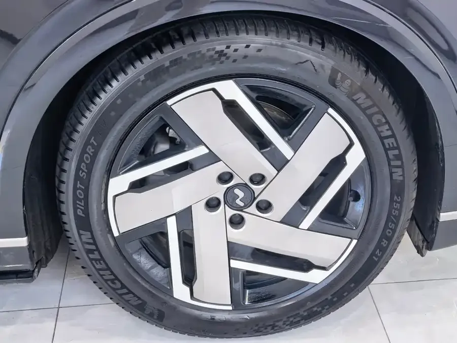 Lok Dao L90 2025 Audi L90 Ultra 7-seater 2026 — миниатюра 5