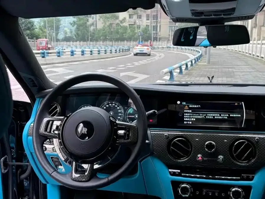 Rolls-Royce Ghost Ghost 2022 6.7T Black Badge 2022 — миниатюра 4