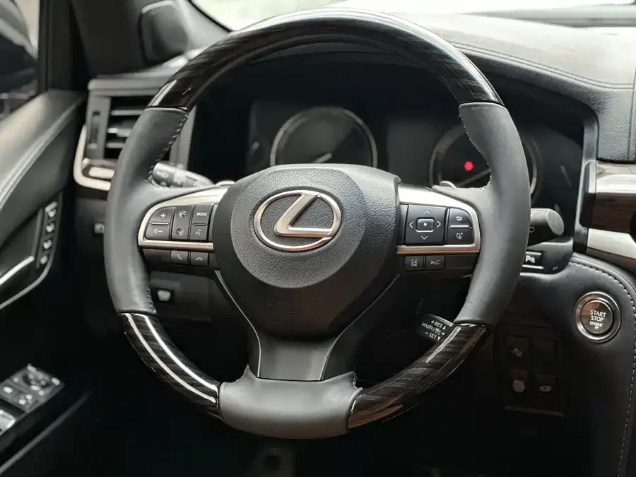 Lexus LX 2019 570 Peak Special Edition 2022 — миниатюра 3