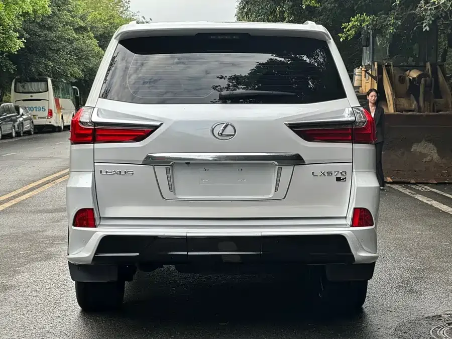 Lexus LX 2019 570 Peak Special Edition 2022 — миниатюра 5