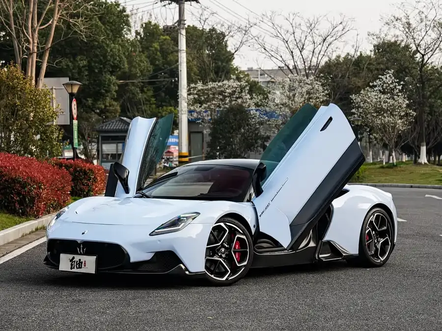 Maserati MC20 2022
