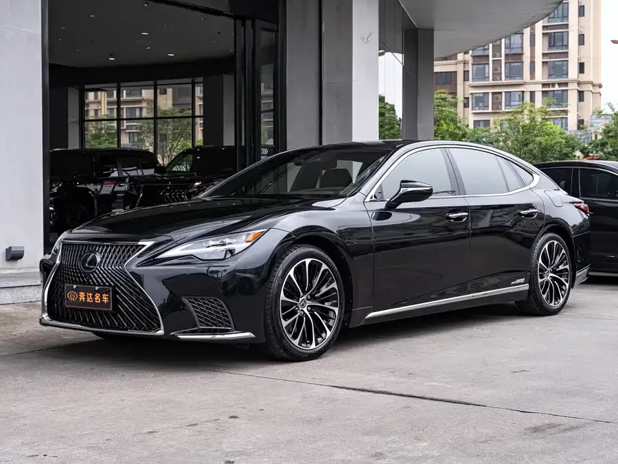 Lexus LS 2022