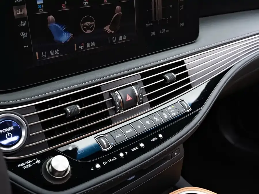 Lexus LS 2021 500h Excellence Edition 2022 — миниатюра 5