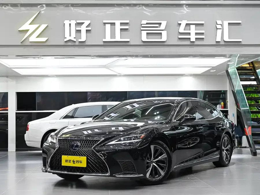 Lexus LS 2022